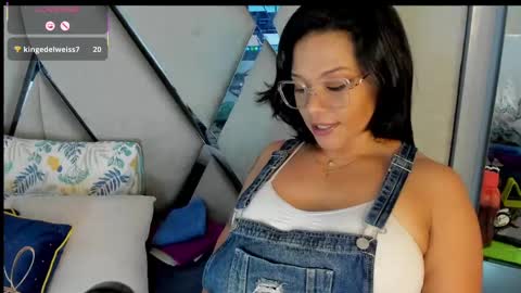 Snapshot of paula_daniela1 chatting on 21, 2, 2025 Paula online show from 21, 2, 2025