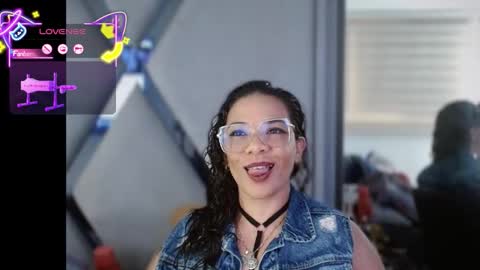 Snapshot of paula_daniela1 chatting on 6, 11, 2025 Paula online show from 6, 11, 2025