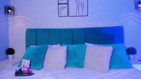 Snapshot of paulacastilla chatting on 6, 11, 2025 Pau online show from 6, 11, 2025