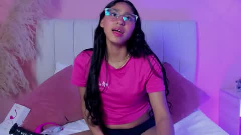 Snapshot of paulacastilla chatting on 20, 11, 2025 Pau online show from 20, 11, 2025