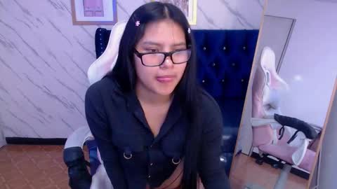 Live 800am 200pm COLOMBIAN HOUR online show from 21, 2, 2025