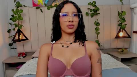 Snapshot of paulina_lopezz chatting on 19, 11, 2025 PAULINA online show from 19, 11, 2025