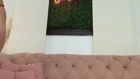 Snapshot of paulina_saruma chatting on 19, 10, 2025 PAU online show from 19, 10, 2025