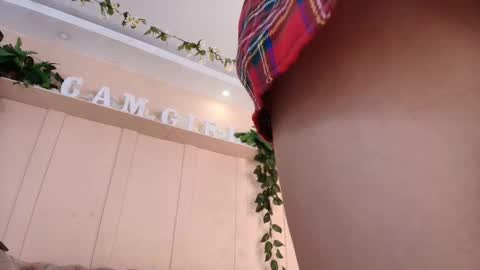 Snapshot of paulina_saruma chatting on 18, 11, 2025 PAU online show from 18, 11, 2025