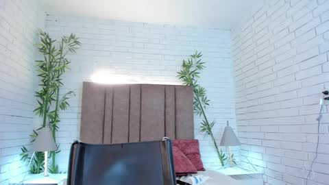 Paulina  online show from 11, 1, 2025