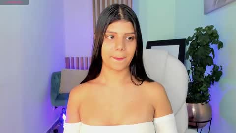 Paulina Belle online show from 12, 1, 2025