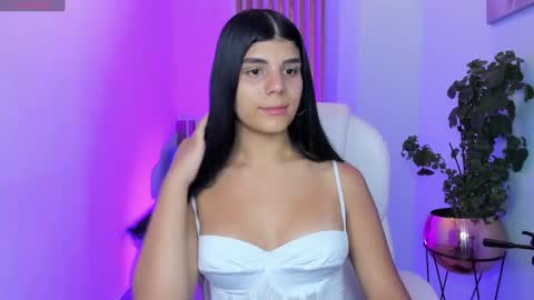Paulina Belle online show from 1, 2, 2025