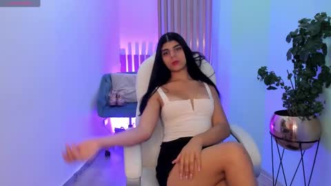 Paulina Belle online show from 5, 2, 2025