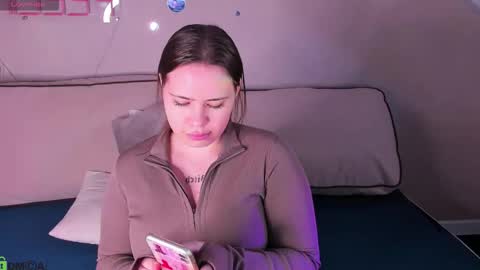 Snapshot of pauline_moore chatting on 19, 10, 2025 Erica online show from 19, 10, 2025