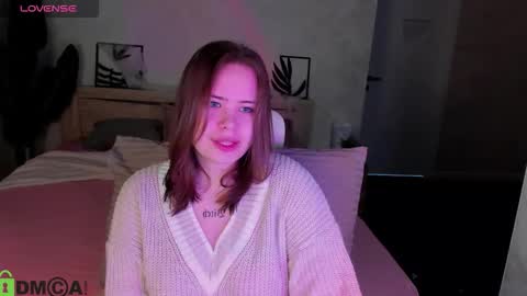 Snapshot of pauline_moore chatting on 25, 10, 2025 Erica online show from 25, 10, 2025