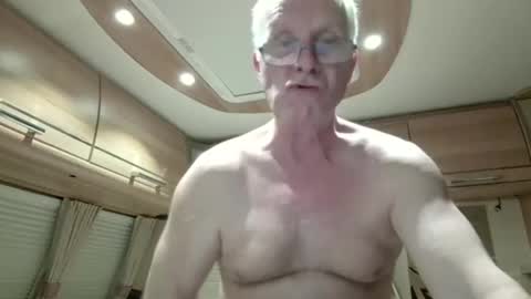 Hi Im Paul online show from 10, 3, 2025
