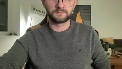 Snapshot of paulsimpsn chatting on 17, 11, 2025 love bush online show from 17, 11, 2025