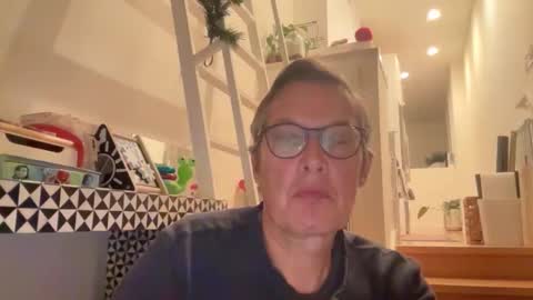 paulwill2377 online show from 15, 12, 2025