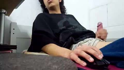 paumedio_tropa online show from 10, 10, 2025