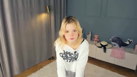 Snapshot of peach1nlove chatting on 20, 11, 2025 Jesica online show from 20, 11, 2025