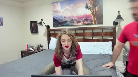 Peaches  Cupcake Rachel and Bryce online show from 23, 11, 2025