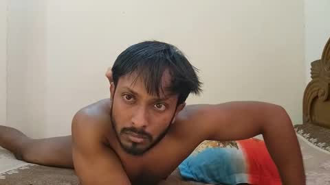 Peachy Hunk online show from 18, 11, 2025