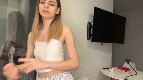 Snapshot of peachy_keens chatting on 29, 3, 2026 Peachy online show from 29, 3, 2026