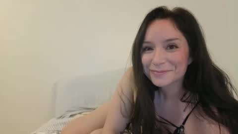 PeachyObsession online show from 21, 11, 2025