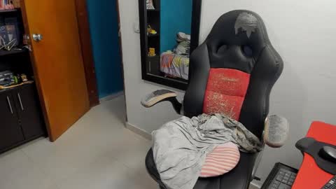 Tangerine Penaut online show from 18, 12, 2025