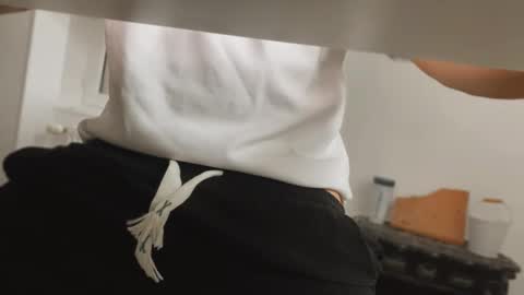 Snapshot of pedroserrano2000 chatting on 24, 10, 2025 PedrOO OO online show from 24, 10, 2025