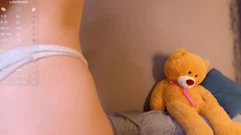 Snapshot of peek_in_my_window chatting on 25, 2, 2025 tony online show from 25, 2, 2025