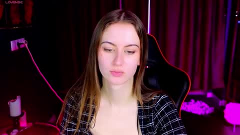 Snapshot of pellagray chatting on 12, 11, 2025 Pella online show from 12, 11, 2025