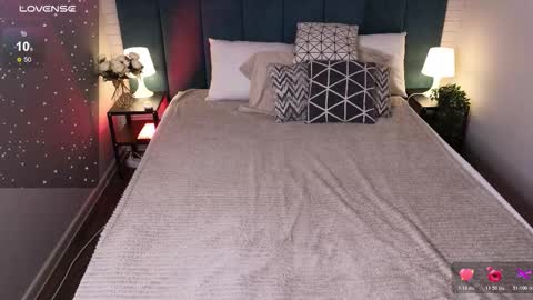 Hi  Im Peneloppa online show from 26, 11, 2025