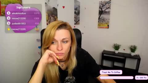 Snapshot of peppymia chatting on 16, 10, 2025 Mia online show from 16, 10, 2025