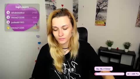 Snapshot of peppymia chatting on 28, 10, 2025 Mia online show from 28, 10, 2025