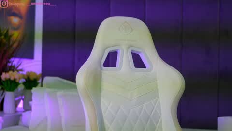 Snapshot of perfectt33n chatting on 21, 11, 2025 Dee online show from 21, 11, 2025