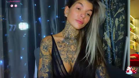 Snapshot of perfecttbaby77n chatting on 19, 12, 2025 Anna online show from 19, 12, 2025