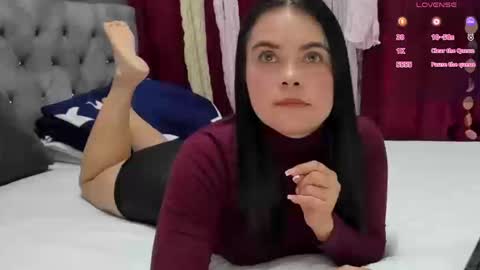 Snapshot of perla_thompson1 chatting on 6, 1, 2026 Perla Thompson online show from 6, 1, 2026