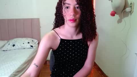 Snapshot of perlaweb_09 chatting on 13, 11, 2025 perlaweb_09 online show from 13, 11, 2025