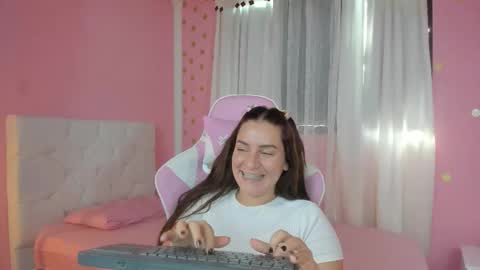 Snapshot of persefone_saira chatting on 14, 10, 2025 Marie online show from 14, 10, 2025