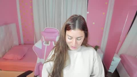 Snapshot of persefone_saira chatting on 1, 11, 2025 Marie online show from 1, 11, 2025