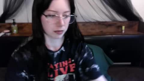 Snapshot of persephones_garden chatting on 19, 11, 2025 Persephone online show from 19, 11, 2025