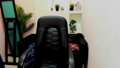 horror flying on the wings of the night.... online show from 5, 1, 2025