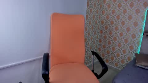 Snapshot of pervert_milf2023 chatting on 18, 12, 2024 Isabella online show from 18, 12, 2024