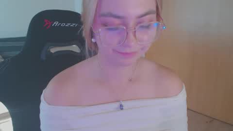 petalkiss online show from 27, 9, 2025