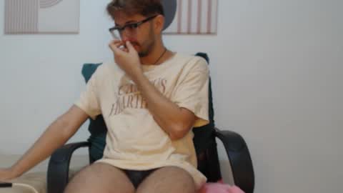 Snapshot of peter_x_annaud chatting on 5, 2, 2026 FELIPE online show from 5, 2, 2026