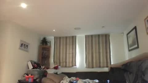 petez0305 online show from 7, 10, 2025