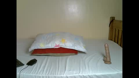 Snapshot of petite_bunnny chatting on 22, 2, 2026 Bunny online show from 22, 2, 2026