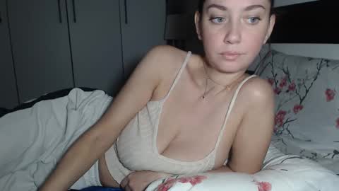 petite_danielle online show from 4, 10, 2025