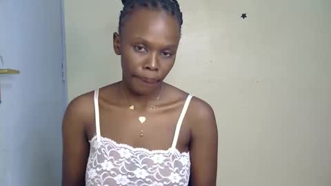 Snapshot of petite_desiree chatting on 20, 11, 2025 Desiree online show from 20, 11, 2025