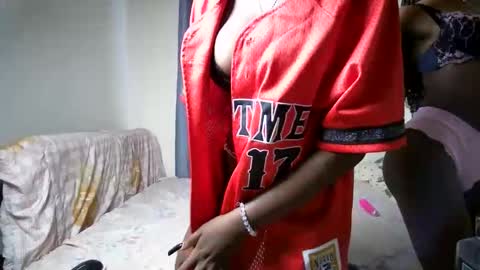 petite_funnie online show from 24, 10, 2025