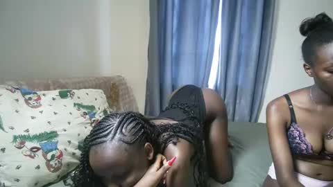 petite_funnie online show from 13, 11, 2025