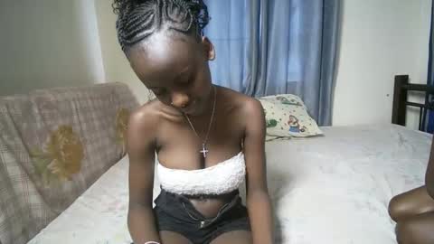 petite_funnie online show from 15, 11, 2025