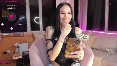 Snapshot of petite_linda chatting on 18, 9, 2025 Linda online show from 18, 9, 2025