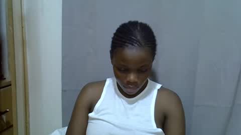 petite_melan online show from 18, 9, 2025